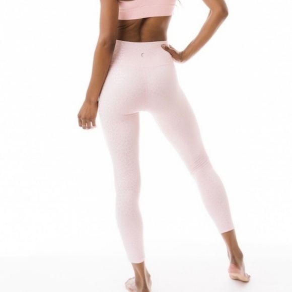 ZYIA Pink Metallic Unicorn Leopard Print Light n Tight Hi-rise Leggings Size 4 - Picture 1 of 10
